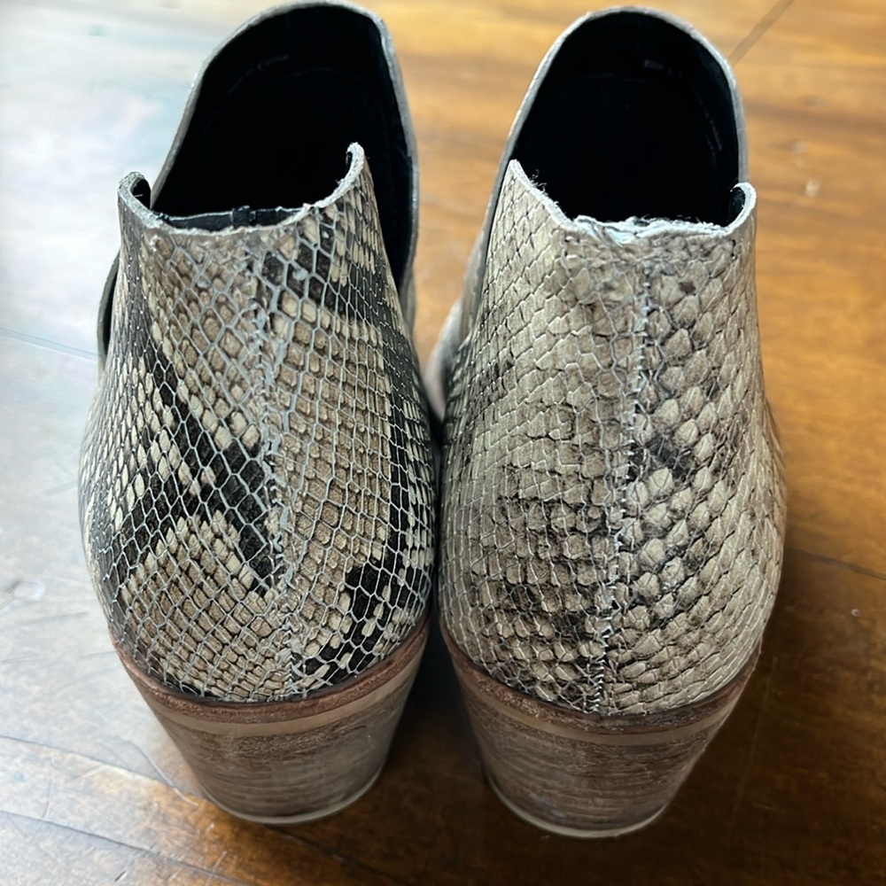 DOLCE VITA Snakeskin Print Booties - Sz 8.5 - Picture 6 of 9